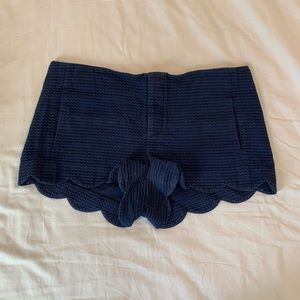 Lilly Pulitzer scalloped short